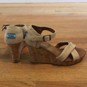 Toms wedges. Sz 8 Good condition.